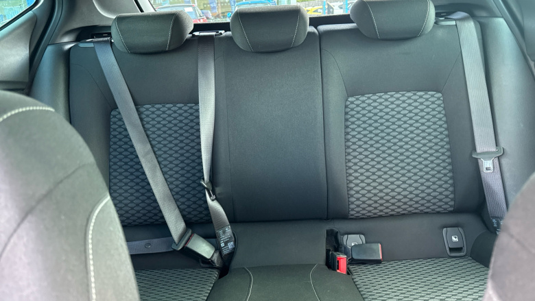 Vauxhall Astra 1.4T 16V 125 Design 5dr Petrol Hatchback